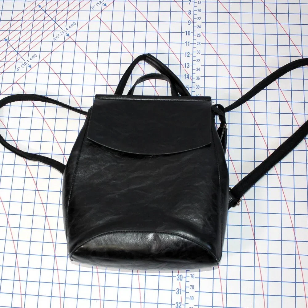 N/A black faux